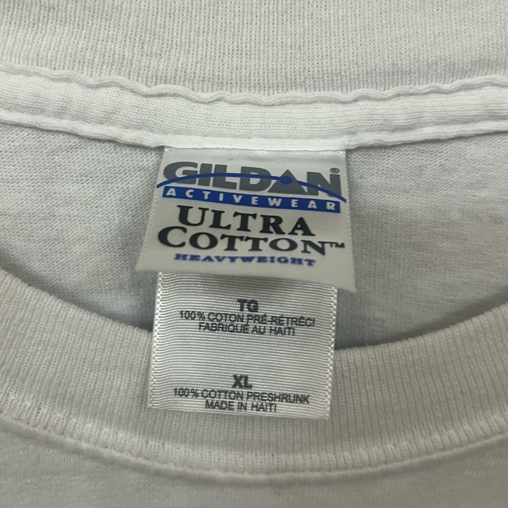 white t-shirt - Picture 3 of 4